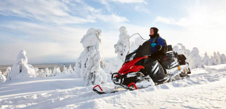 Motorschlitten fahren in Finnland und Schweden